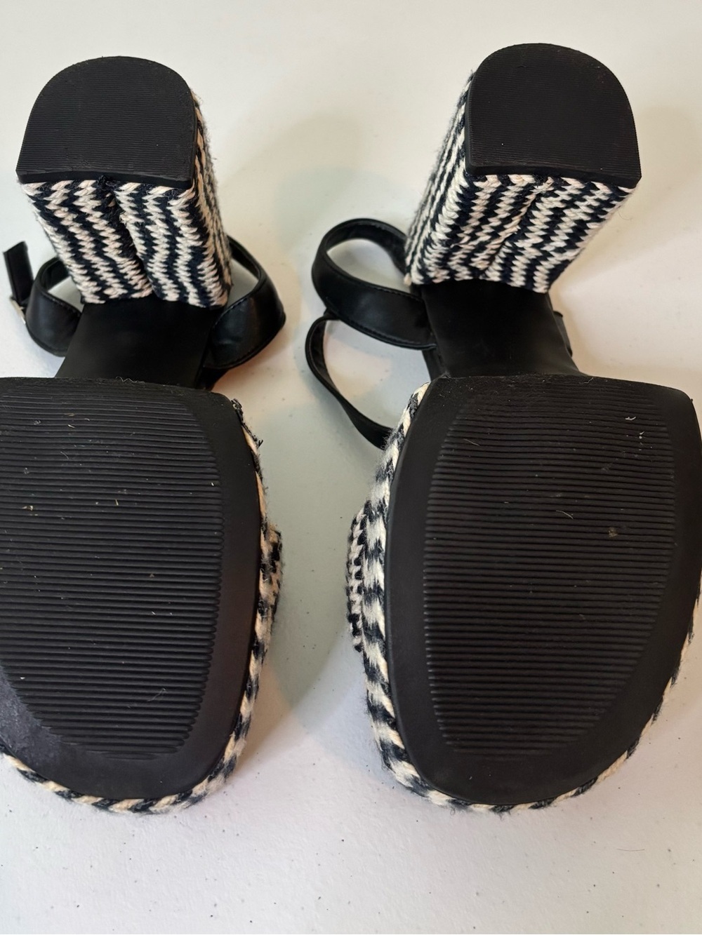 Universal Thread Black & White Woven Platform Sandals - Picture 6 of 9